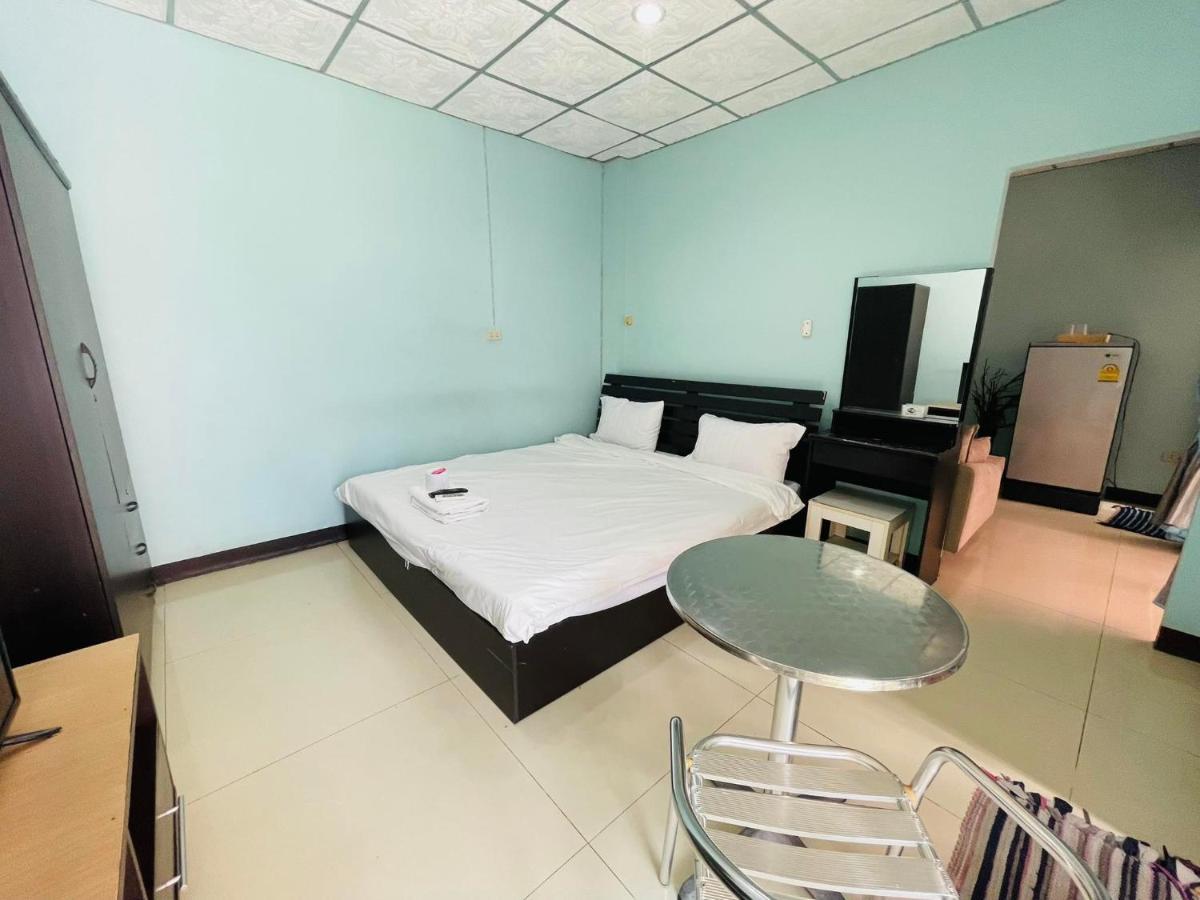BR pensión Pattaya Exterior foto
