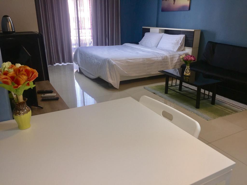 BR pensión Pattaya Exterior foto