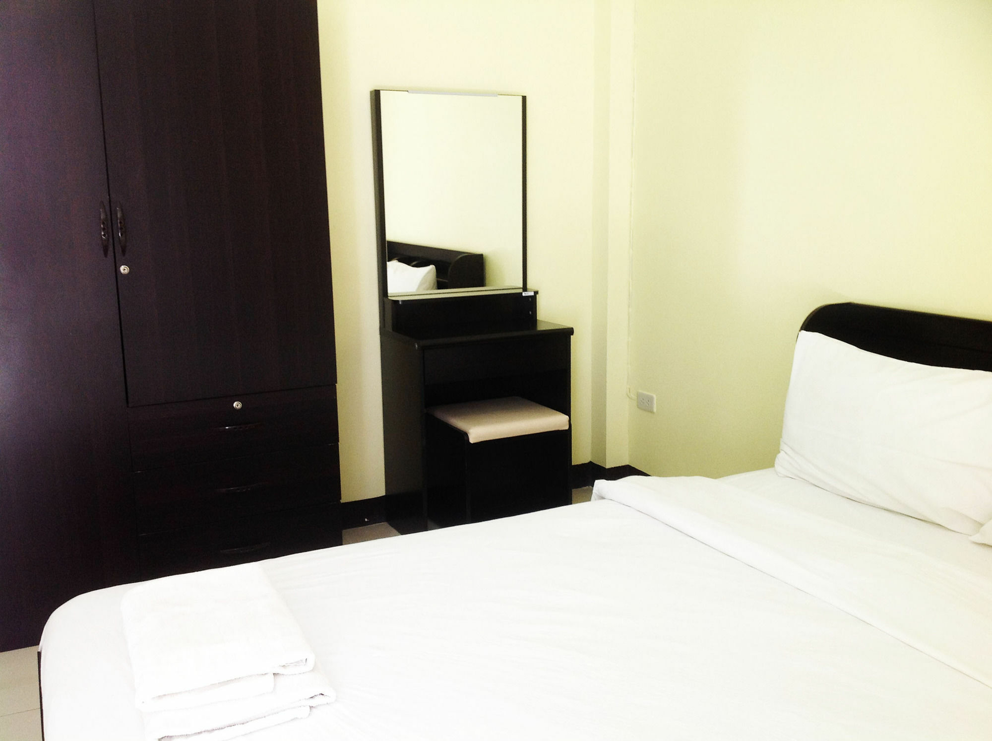BR pensión Pattaya Exterior foto